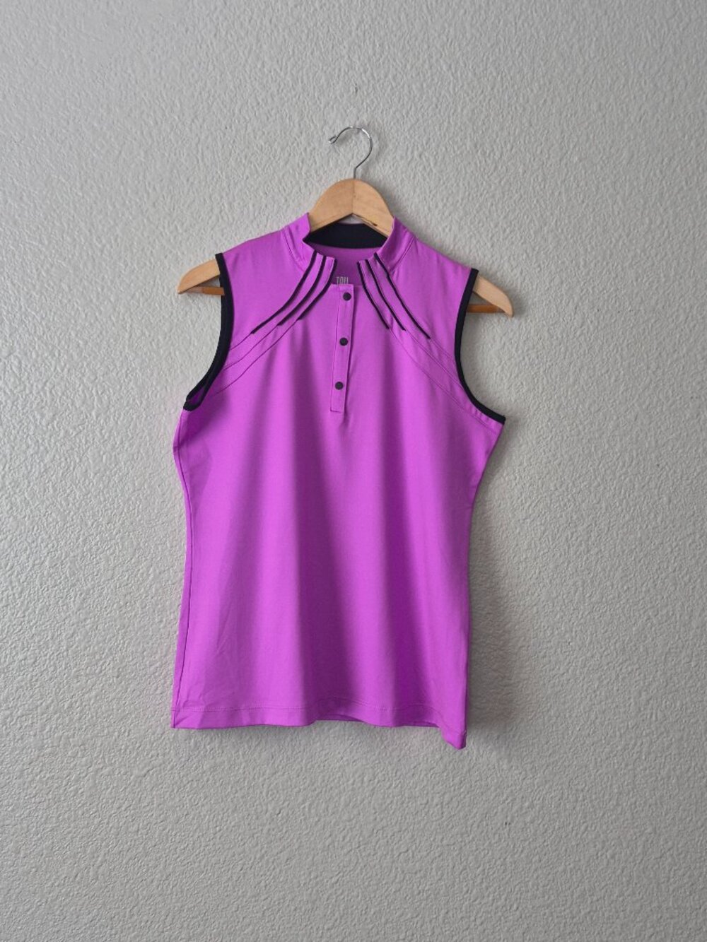 Tail Womens Sleeveless Golf Shirt Medium M Purple Black Piping Polo Top EUC